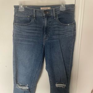 Levi’s High Rise Straight